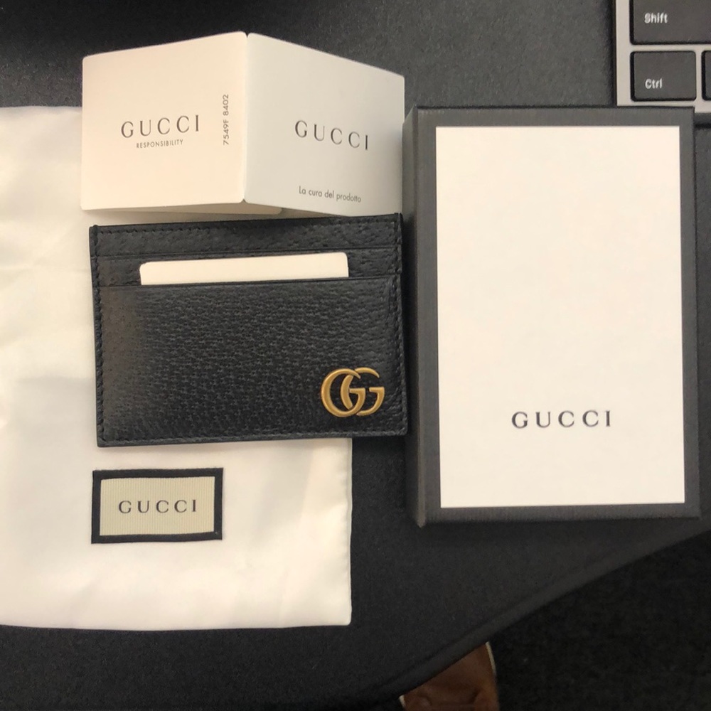 100% Authentic Never Used Gucci Wallet with Clip